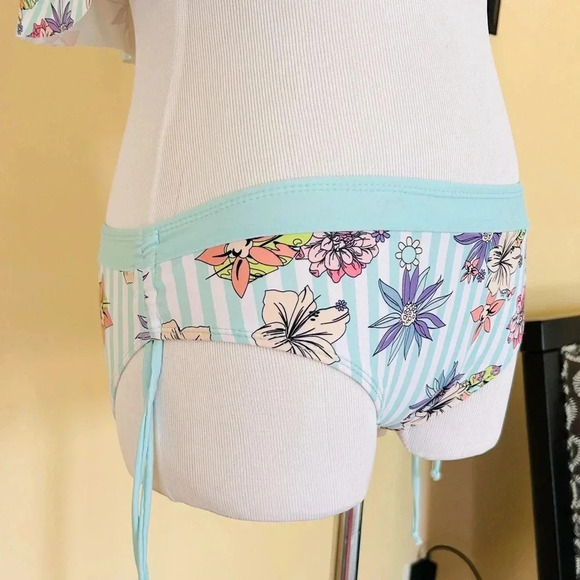Limeapple Striped Floral Flounce Bikini Girls Size 16 - Picture 6 of 8